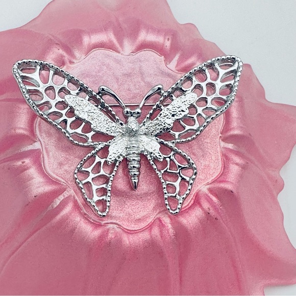 Sarah Coventry Jewelry - Vintage Sarah Coventry silver tone butterfly pin brooch
